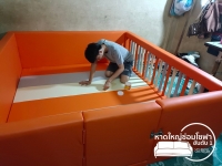 คอกเด็กสีส้ม_๒๒๐๘๐๒_1.jpg - ผลิตคอกกั้นเด็กขนาด 6 x 6.5 ฟุต | https://hatyaisofa.com
